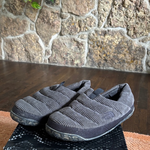 The North Face Women's Gray Corduroy Slippers - Picture 1 of 4
